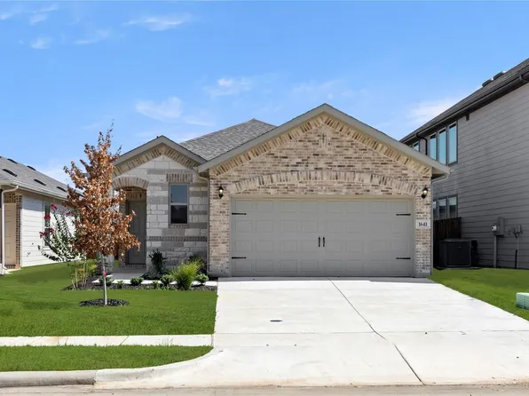 1641 Meadow Crest Dr, Aubrey, TX 76227