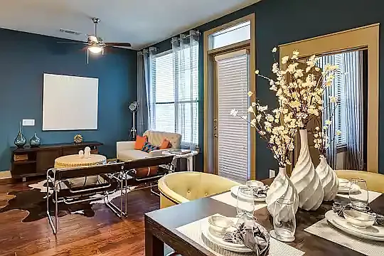 Star Westheimer Apartments — Photo 7