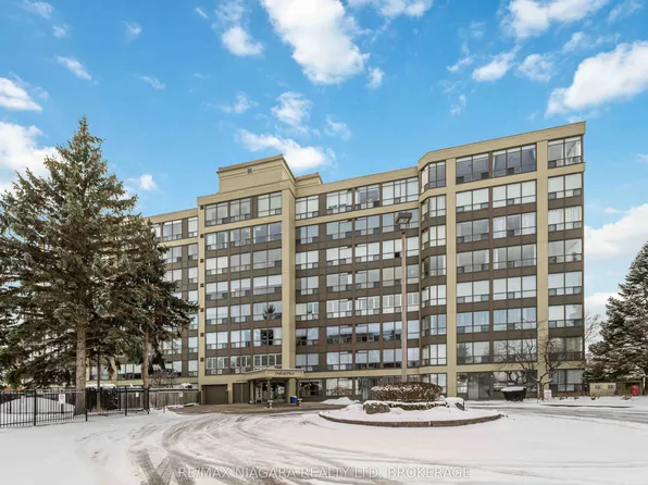 5100 Dorchester Rd #210, Niagara Falls, ON L2E 7H4