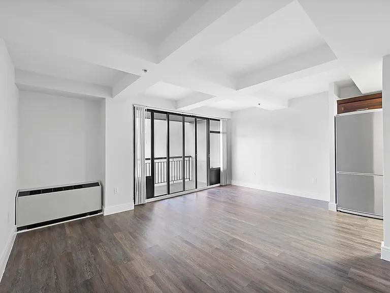 354 E 91st St #1806 — Photo 2