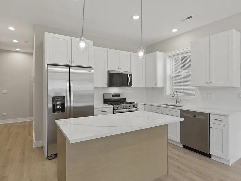 4932 S Champlain Ave #2 — Photo 5