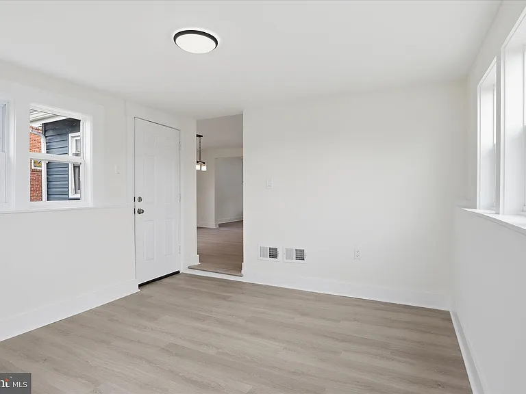 2807 Shirey Ave — Photo 12