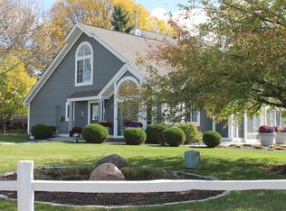 2420 Sumac Way, Woodbury, MN 55125