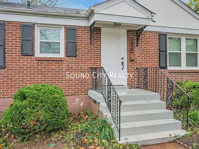 2820 Saint Edwards Dr — Photo 2