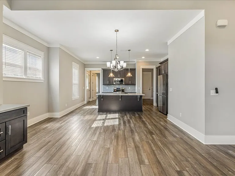 4072 Biltmore Ave — Photo 17