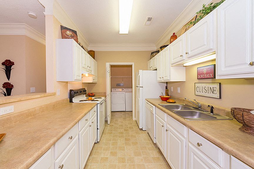 Large Kitchens with Washer and Dryer Room