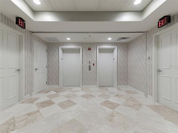 4th image of 288 Beach Dr NE APT 6A