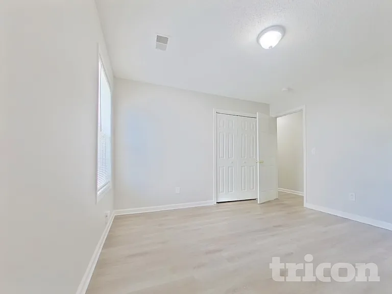 404 Castle Ridge Dr — Photo 13