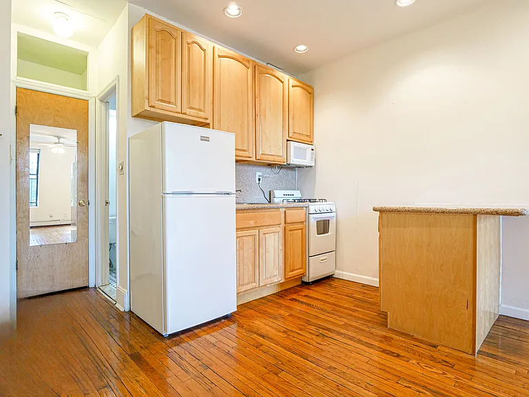 677 Classon Ave #2LR — Photo 6