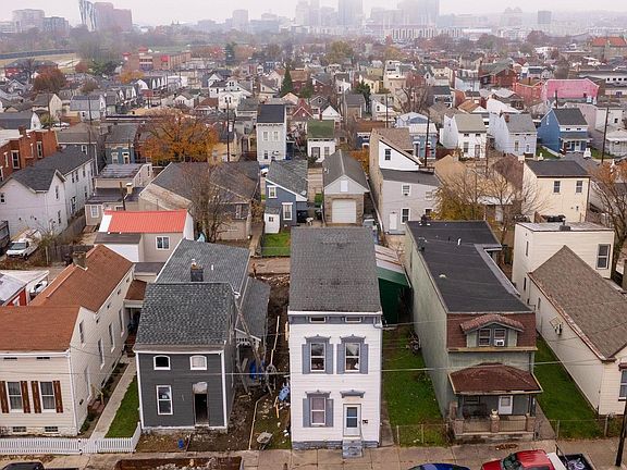 4th image of 423 Thornton St