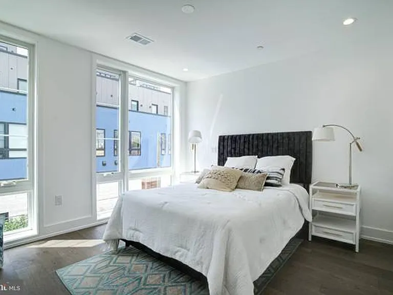1751 N Howard St — Photo 30