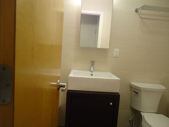5th image of 3242 55th St #2F