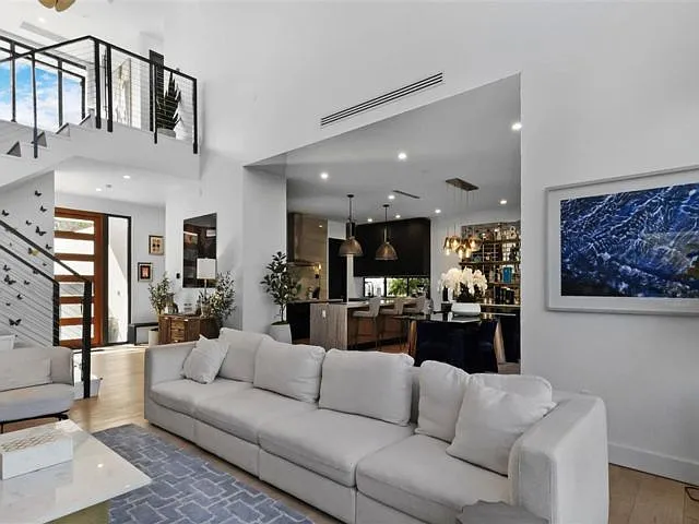 823 Ponce De Leon Dr — Photo 5