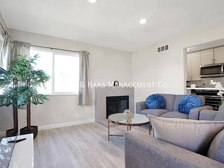 17071 Oak Ln #A — Photo 4