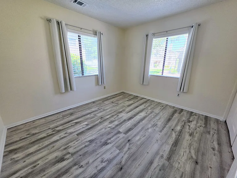 Second Bedroom for Rent