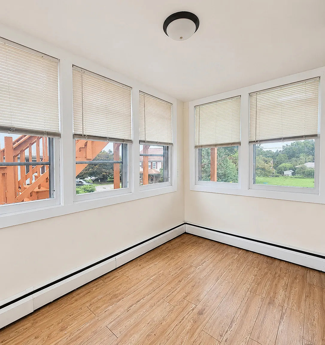 2 bed, 1.0 bath, 850 sqft, $1,600 — Photo 1