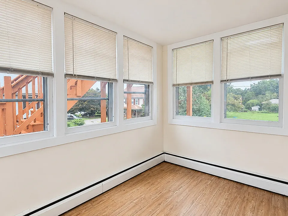 16 Coe Ave #4