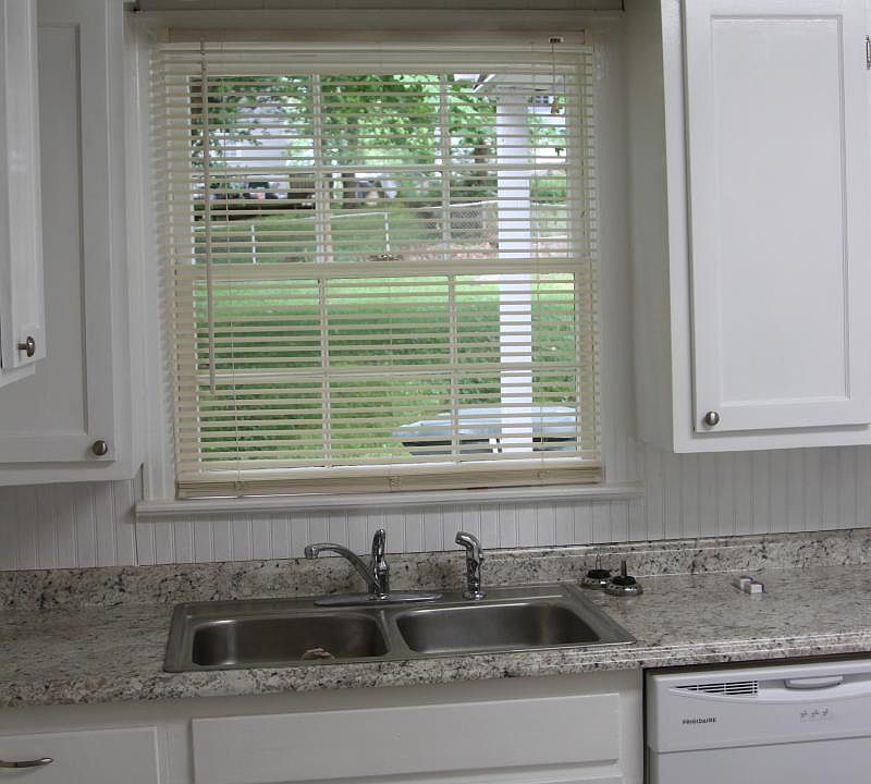 2nd image of 206 Garner St N