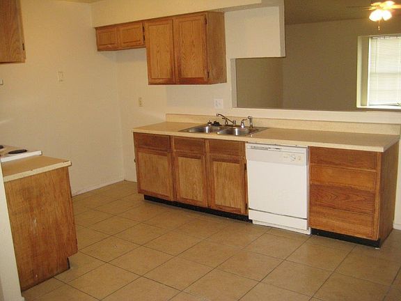 3rd image of 2934 Pepperidge Dr