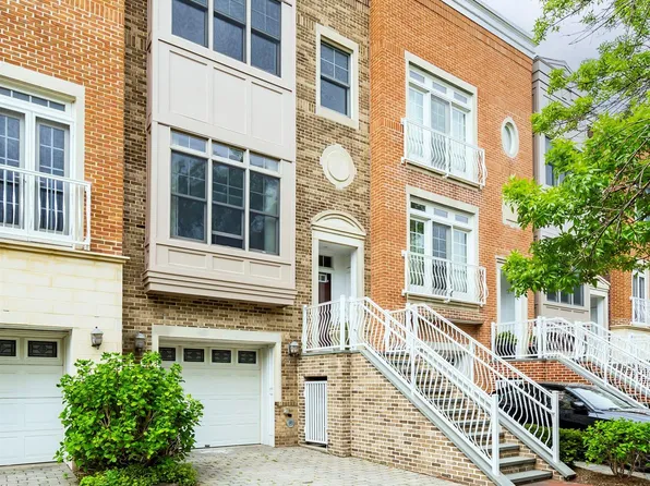 39 Intrepid Pl #39, Jersey City, NJ 07305