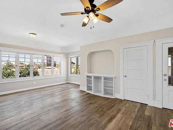2nd image of 118 1/2 N Soto St