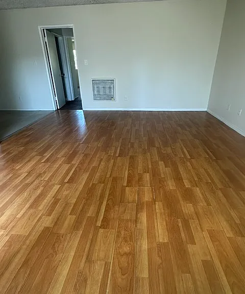 13101 Oxnard St #11 — Photo 2