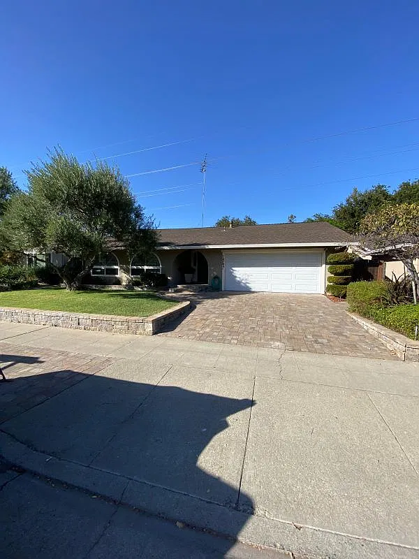 3 bed, 2.0 bath, 1612 sqft, $6,500 — Photo 2