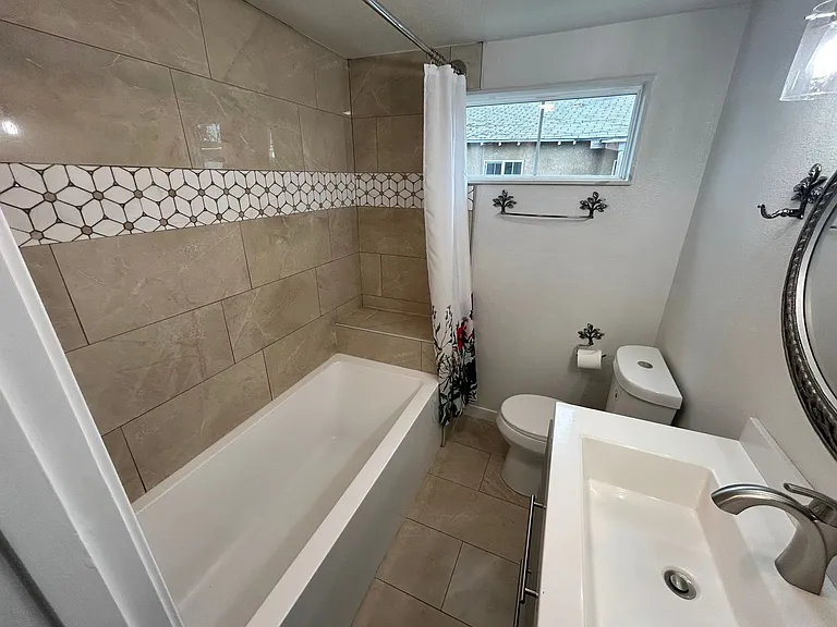 1525 W Orangeburg Ave — Photo 13