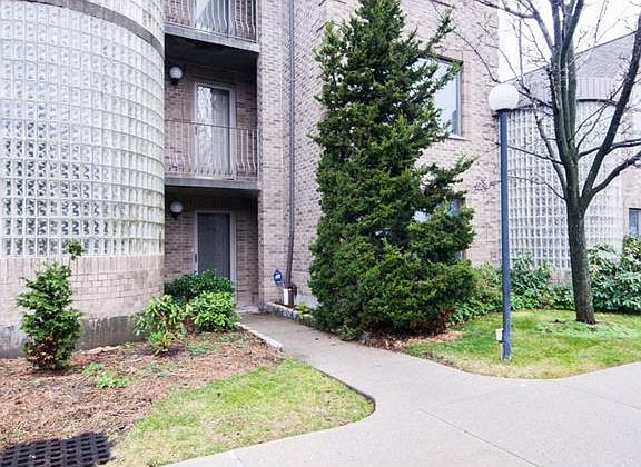 2nd image of 200 Davis Ave APT 4C