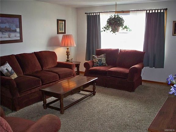 3rd image of 106 Dartwood Dr