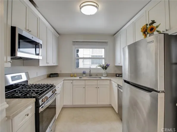 124 S Elm Dr #9, Beverly Hills, CA 90212