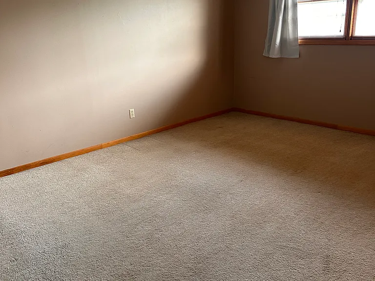 210 W 1st St #8 — Photo 2