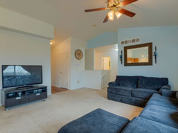 b Living Room 2 (1).jpg