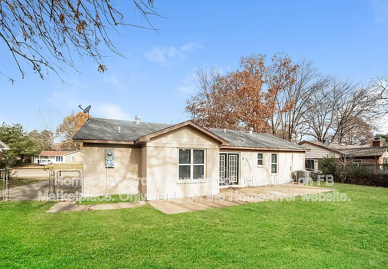 3175 Mayfair Dr — Photo 14