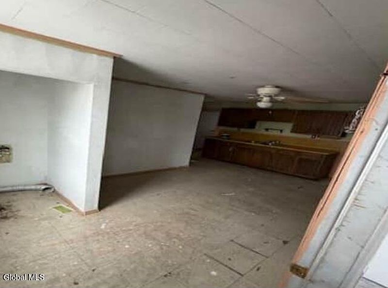 3rd image of 52 Dudley Avenue