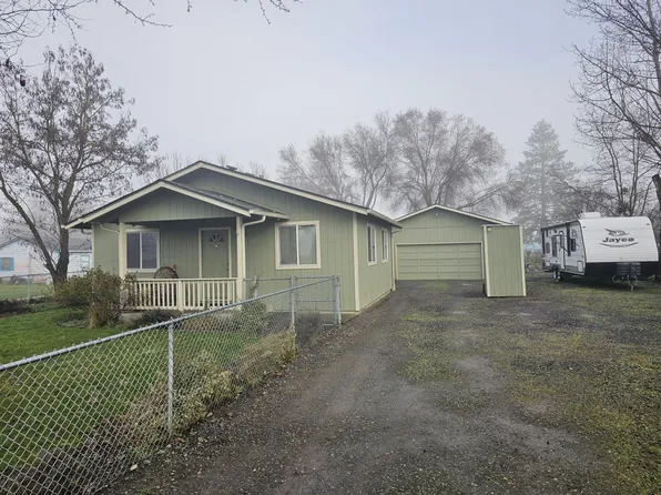 110 Gibbon Rd, Central Pt, OR 97502
