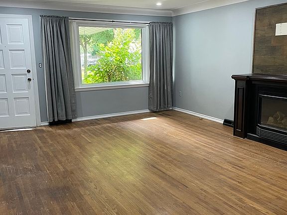 4th image of 1858 Glendale Ave