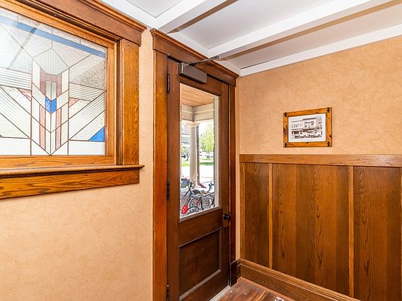 2nd image of 404 S 5th Ave APT 3