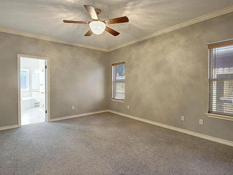 7642 Dallas St — Photo 26