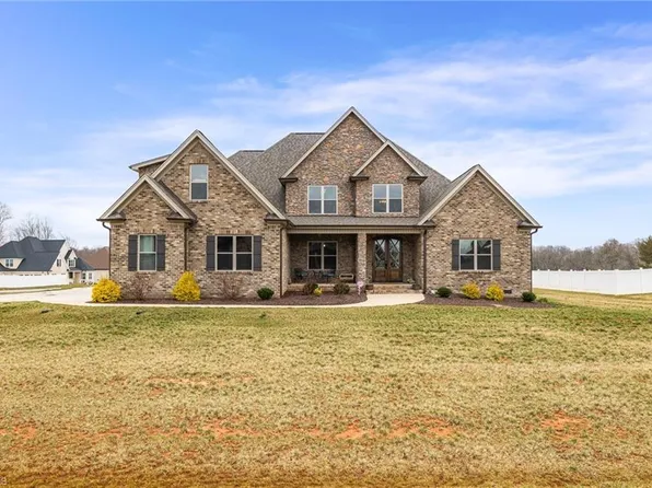 5519 Palermo Trl, Oak Ridge, NC 27310