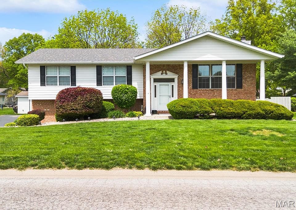 1st image of 14 Sandwedge Dr