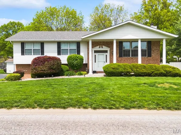 14 Sandwedge Dr, Belleville, IL 62220