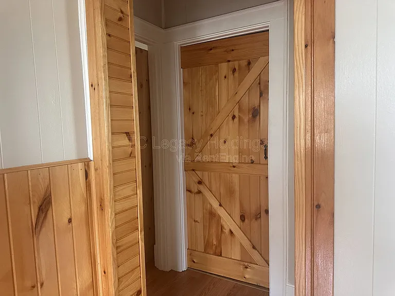 614 Hart St #614 — Photo 8