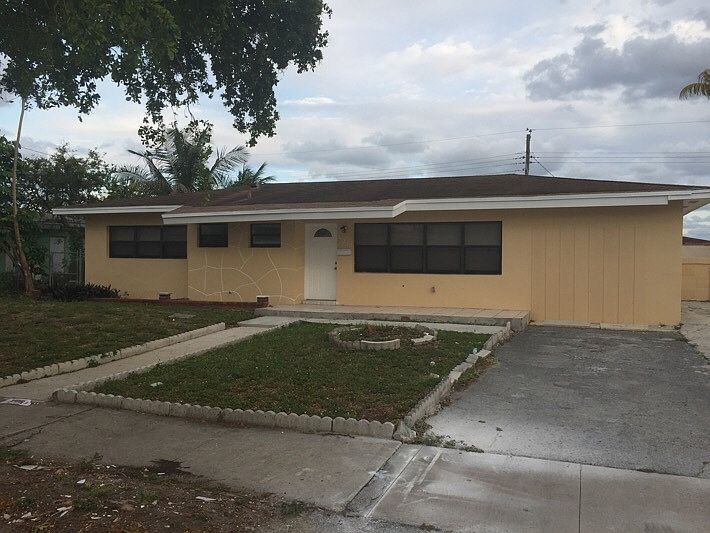 1st image of 120 NW 193rd Ter