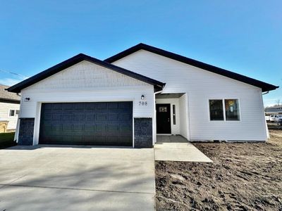 708 8th St NW, Minot, ND, 58703