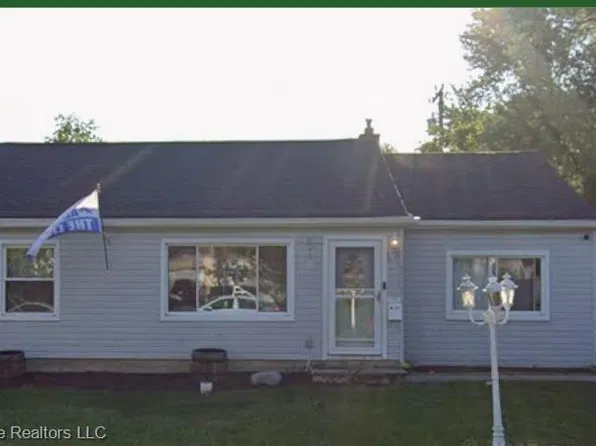 26660 Clancy St, Roseville, MI 48066