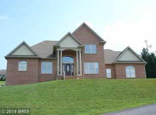 1437 Garman Dr, Chambersburg, PA 17202