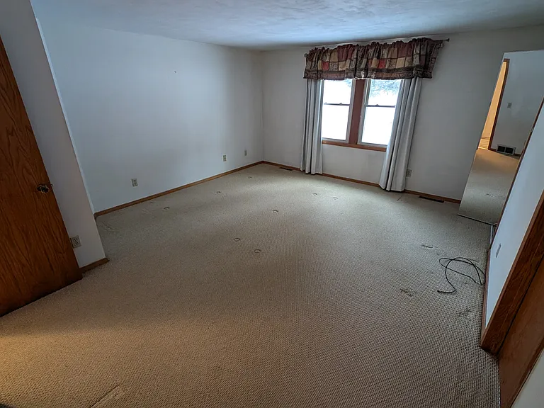 510 Emann Dr — Photo 14