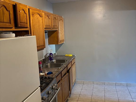 2nd image of 1715 W Chariot Ct #1A