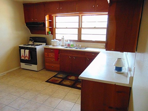 4th image of 310 N Clay Ave